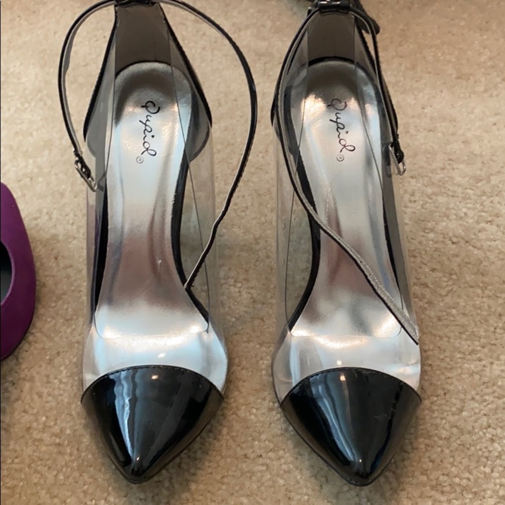 Size 10 clear and black around the ankle pump